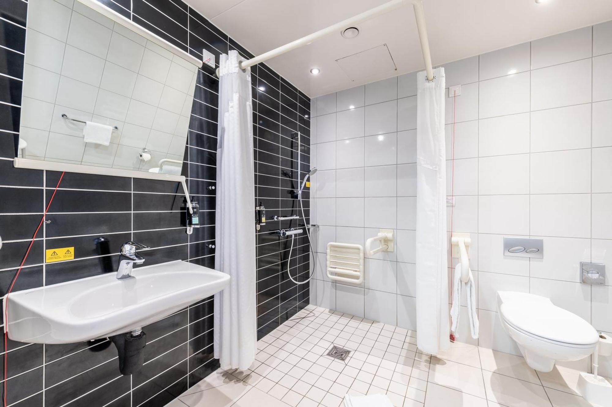 Premier Inn Heidelberg City Centre Ngoại thất bức ảnh